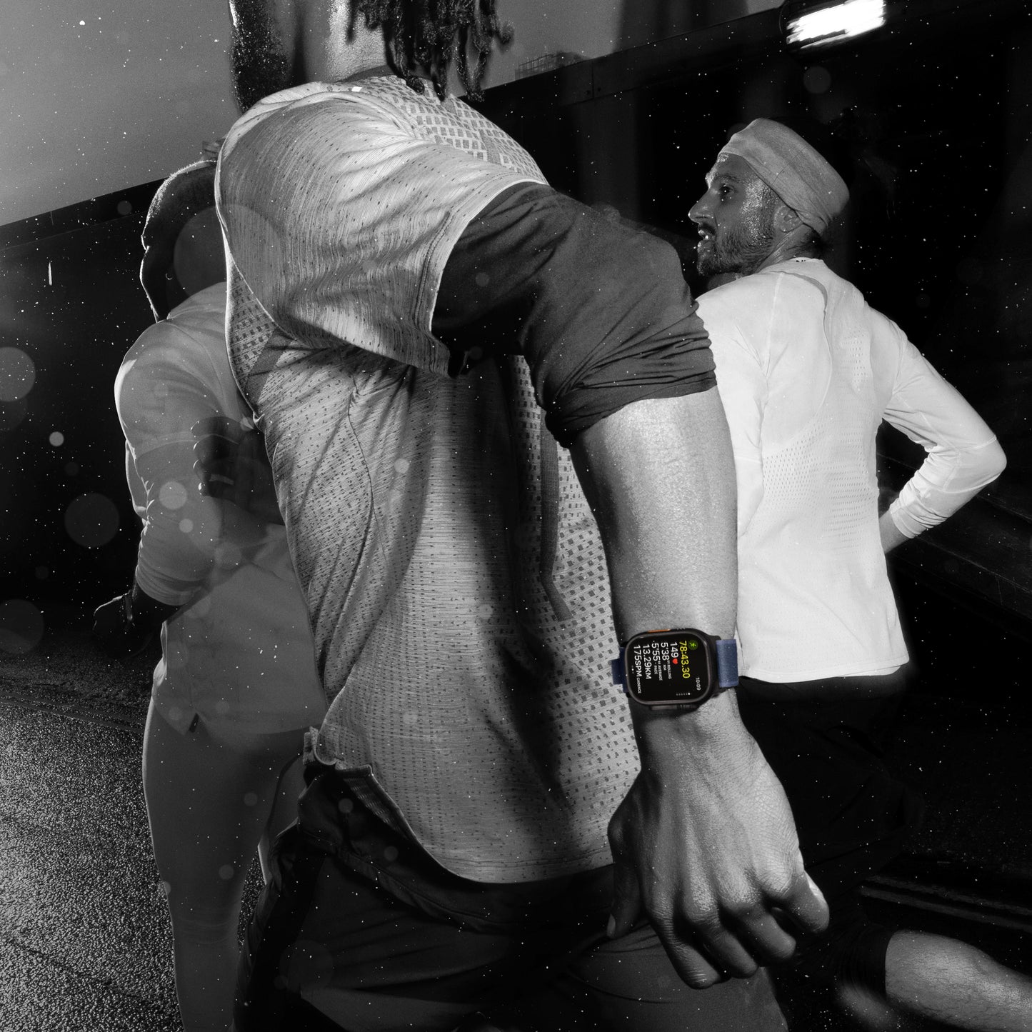 Apple Watch Ultra 2 GPS + Cellular 49mm Black Titanium Case with Dark Green Alpine Loop - L