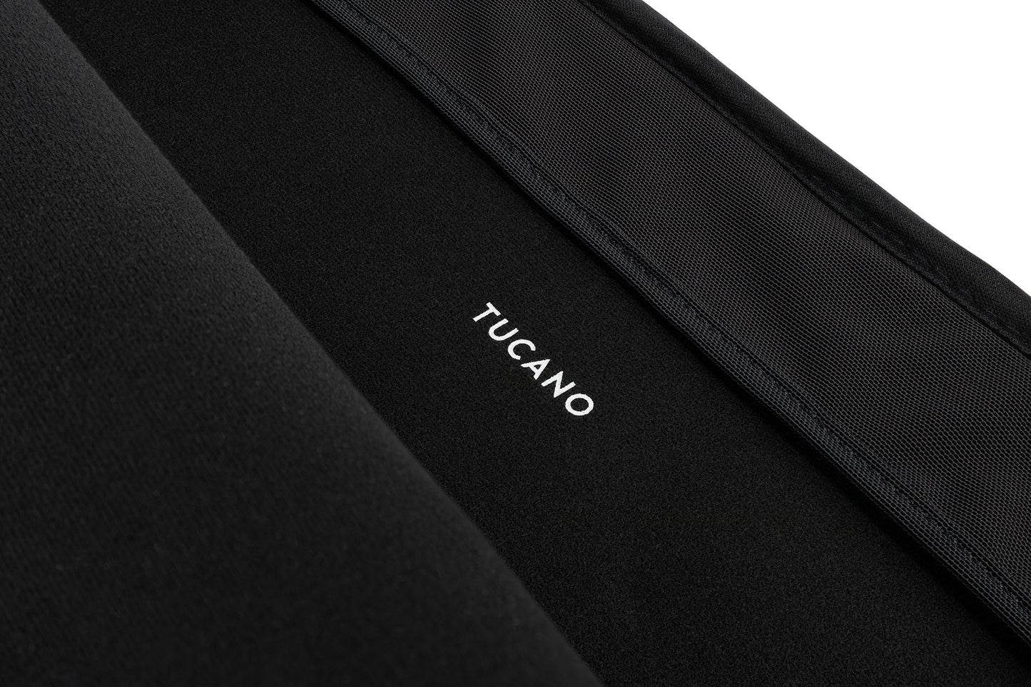 Tucano Velluto Sleeve MBA/ MBP 13" Black
