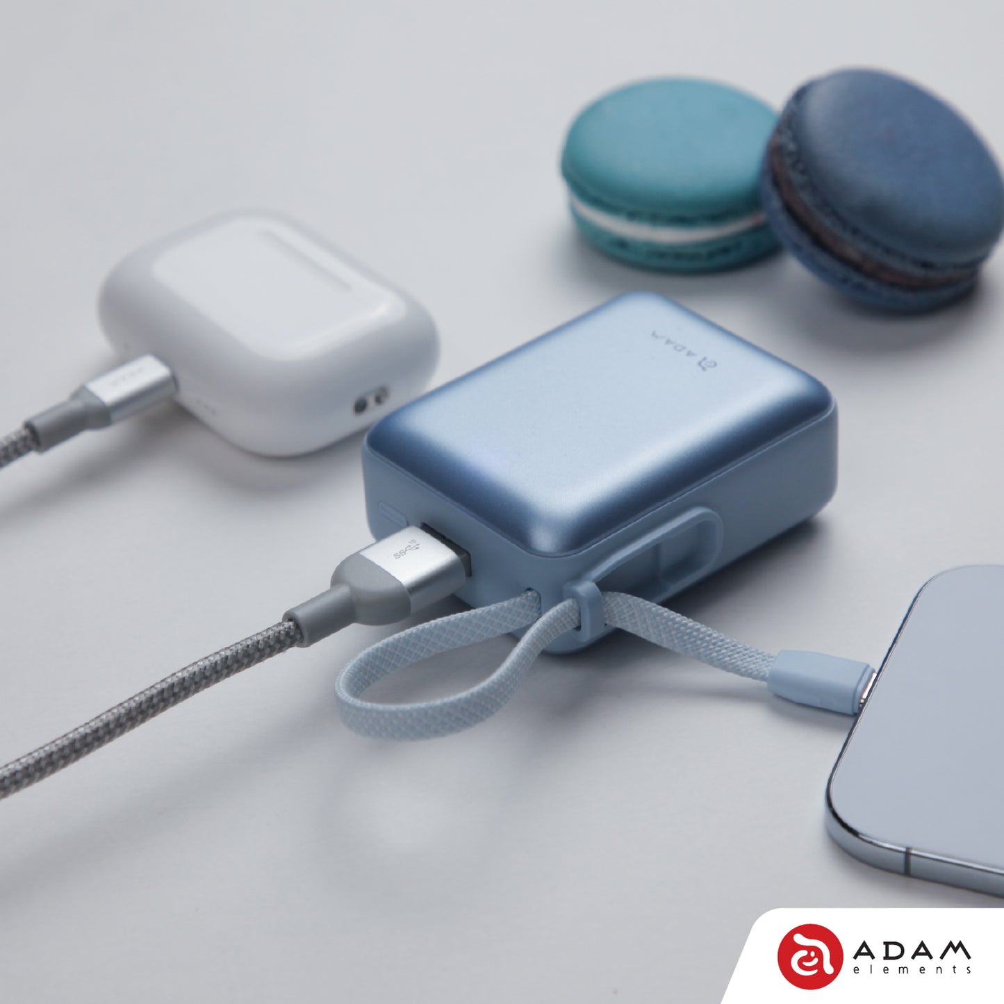 VIONTA Q - Ultra-Compact Power Bank with Built-in Cable - Blue